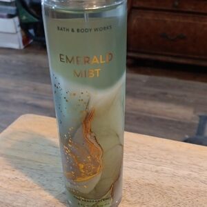 Bath & Body Works Emerald Mist Fragrance Mist - Discontinued Scent